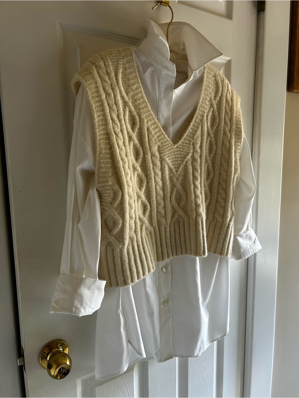 Zara Cream Cable V-Neck Knit Vest over white blouse. Small. Great condition